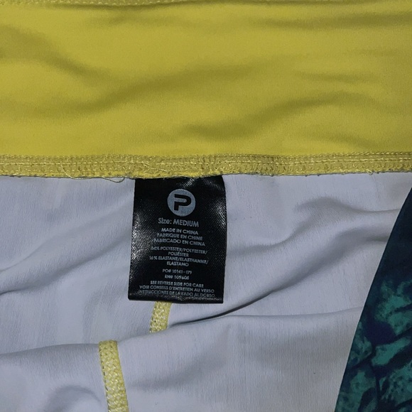 Pelagic leggings, 2 pair, 1 Dorado print (M), 1 Fiji Americano print (L) EUC - Picture 5 of 5